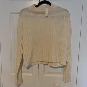 Madewell Mockneck Sweater - L - Cream.
NWT!!